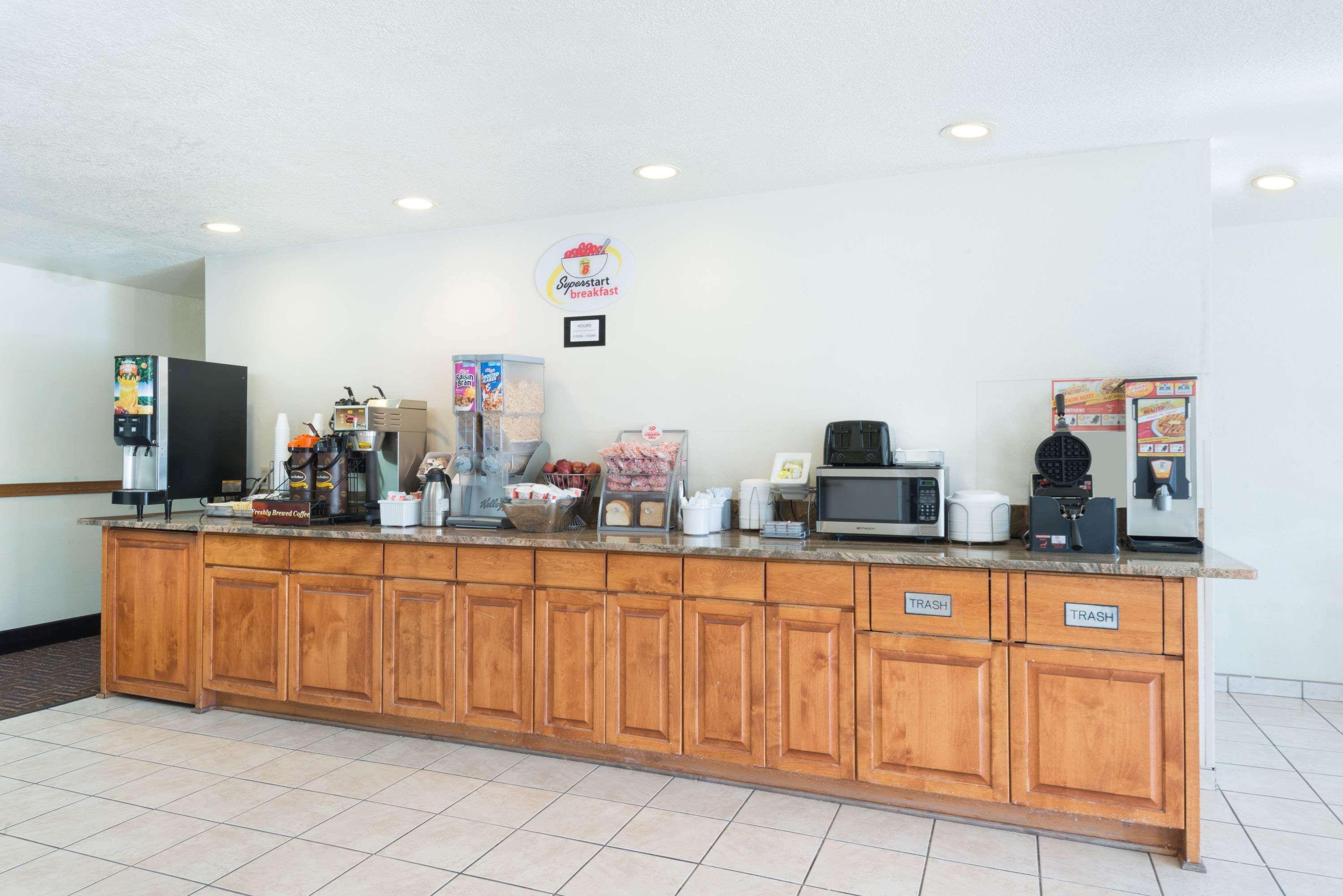 Super 8 By Wyndham Bernalillo Hotel Luaran gambar